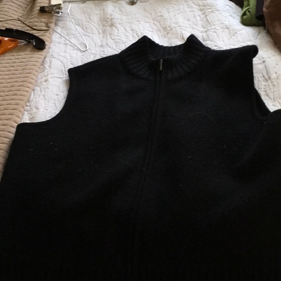 Vest - Picture 4 of 4